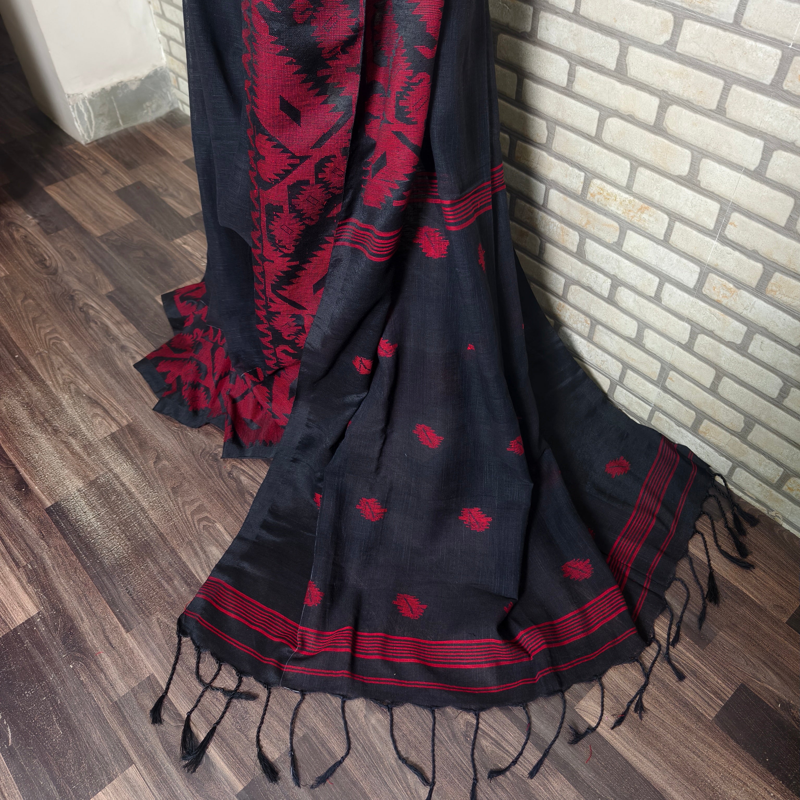 Black Red Jamdani Linen Saree