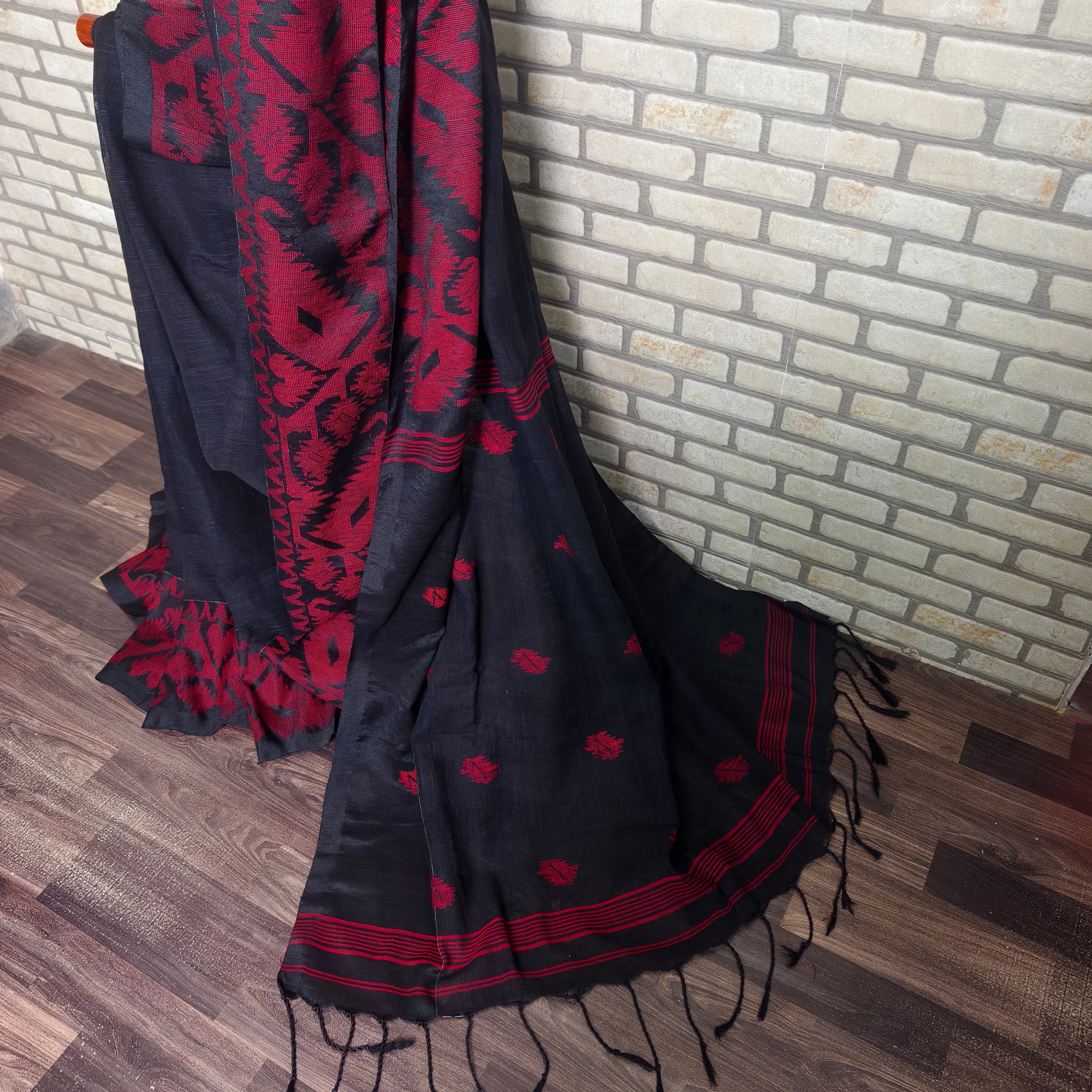 Black Red Jamdani Linen Saree