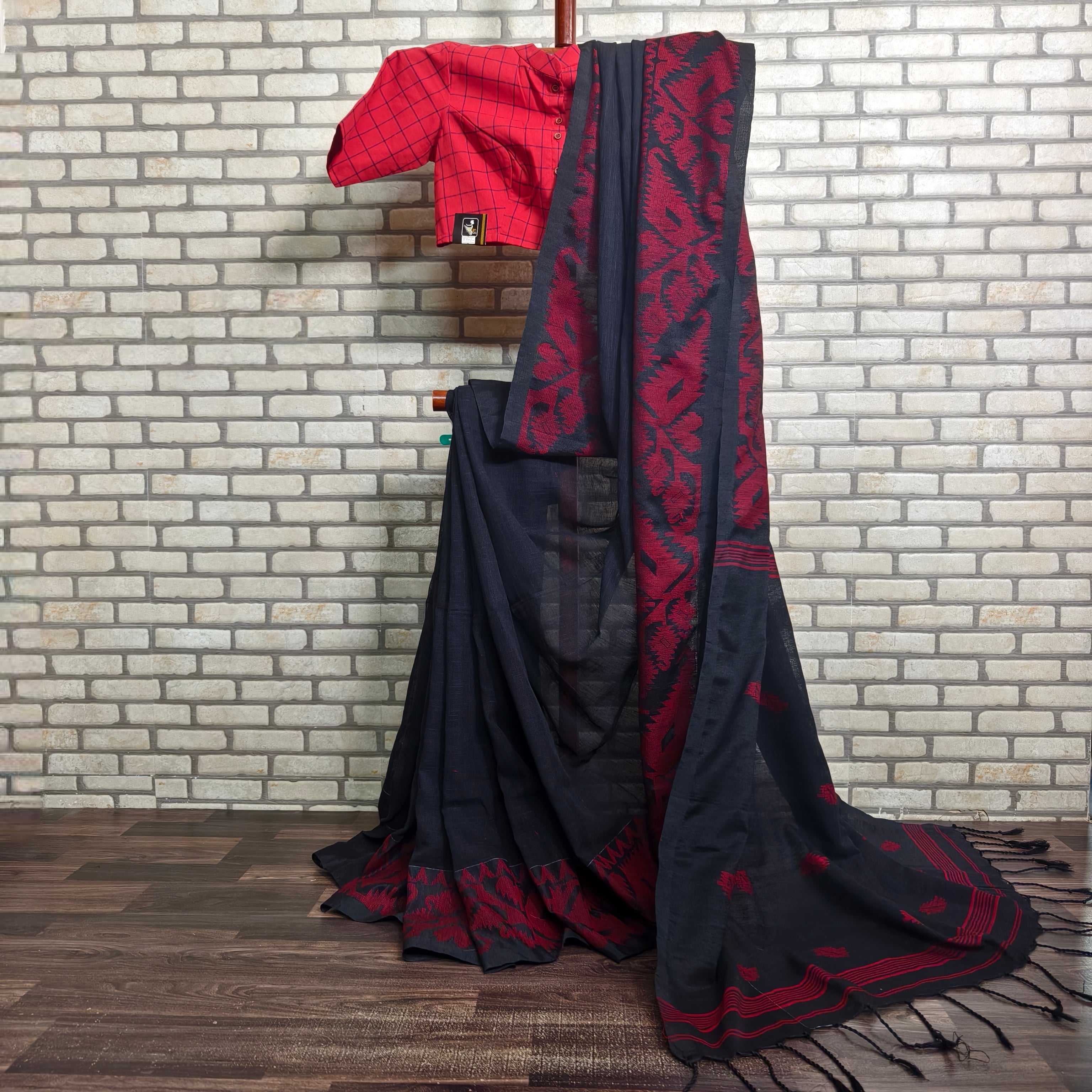 Black Red Jamdani Linen Saree
