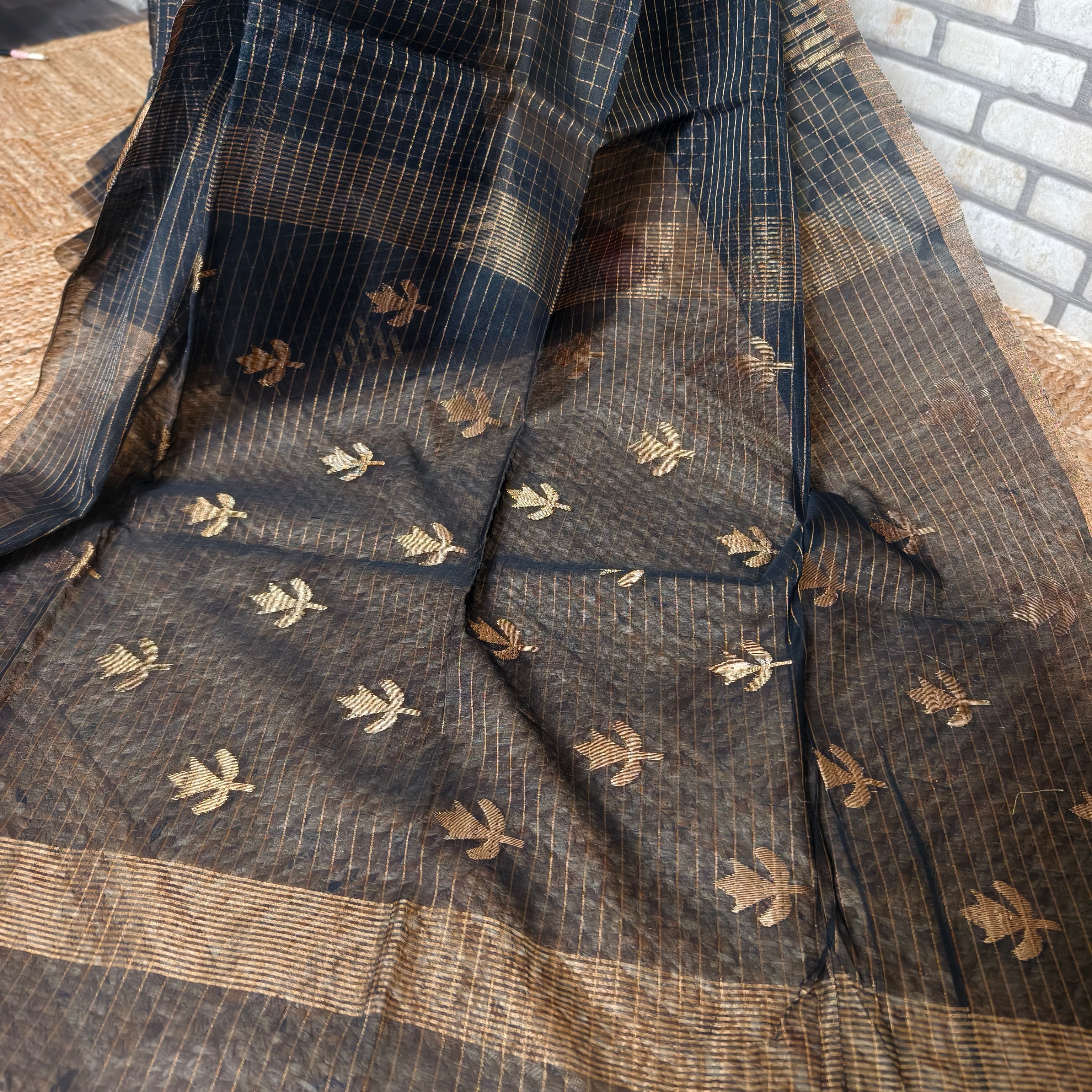 Khadi Checked Golden Border Linen Saree