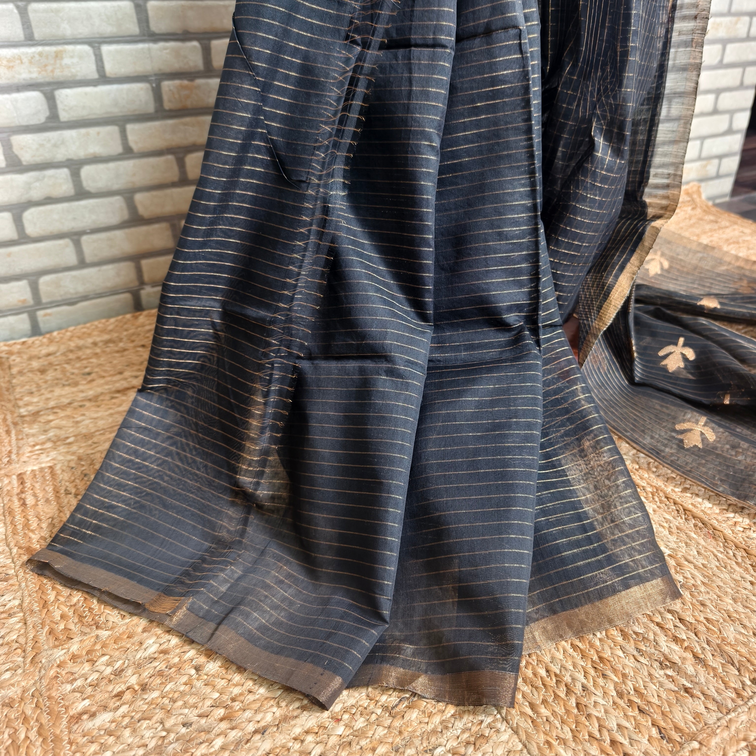 Khadi Checked Golden Border Linen Saree