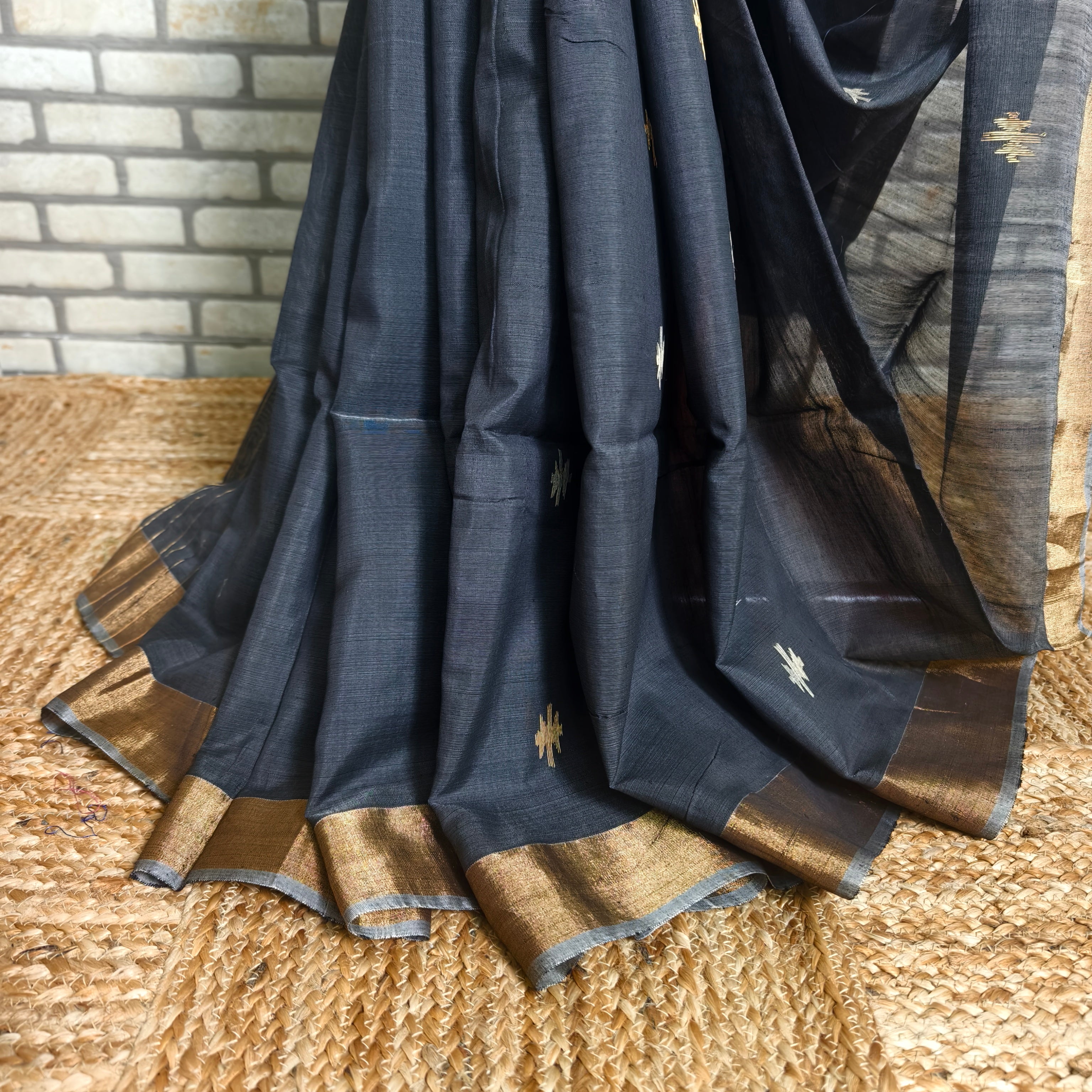 Grey Double Weaved Matka Silk Saree