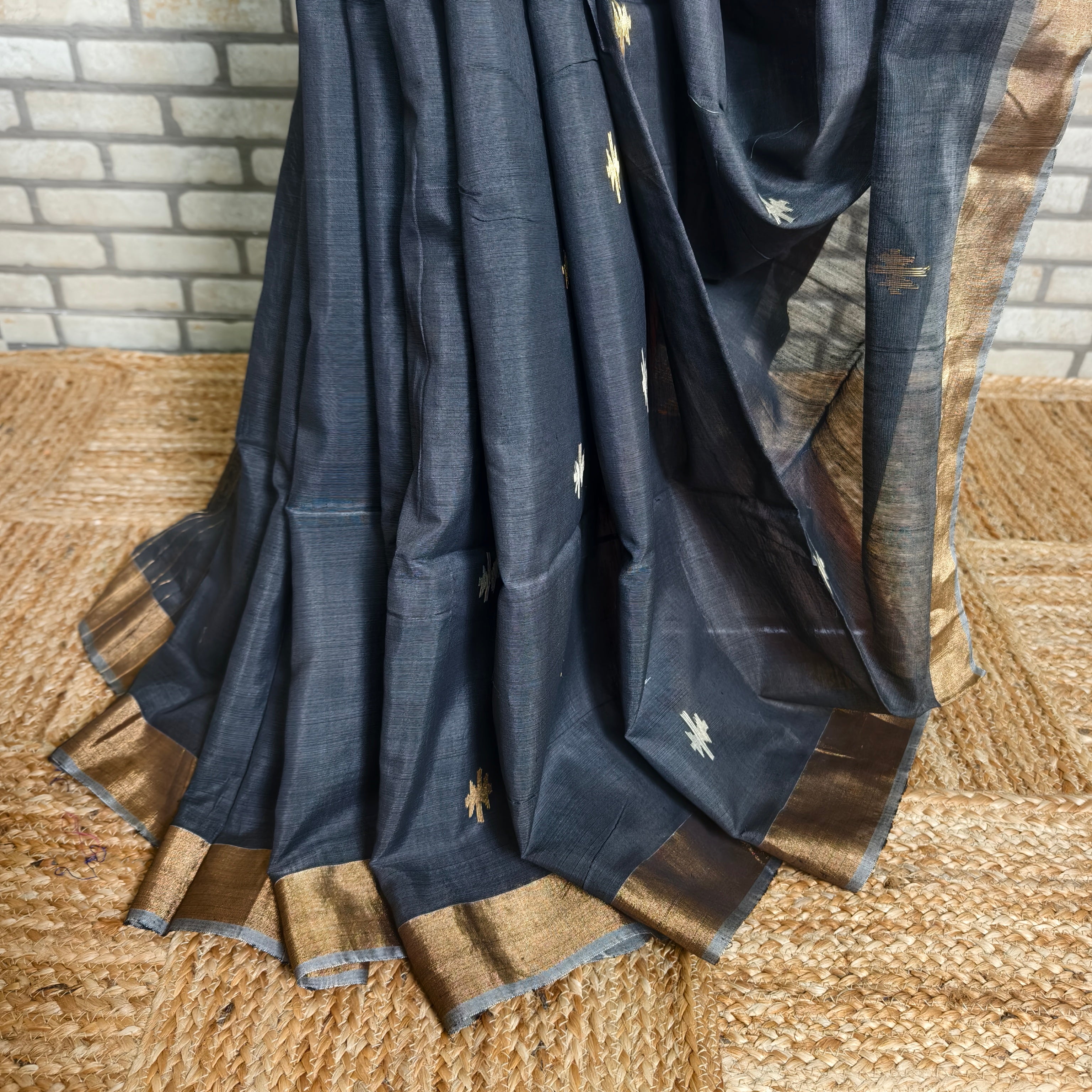 Grey Double Weaved Matka Silk Saree