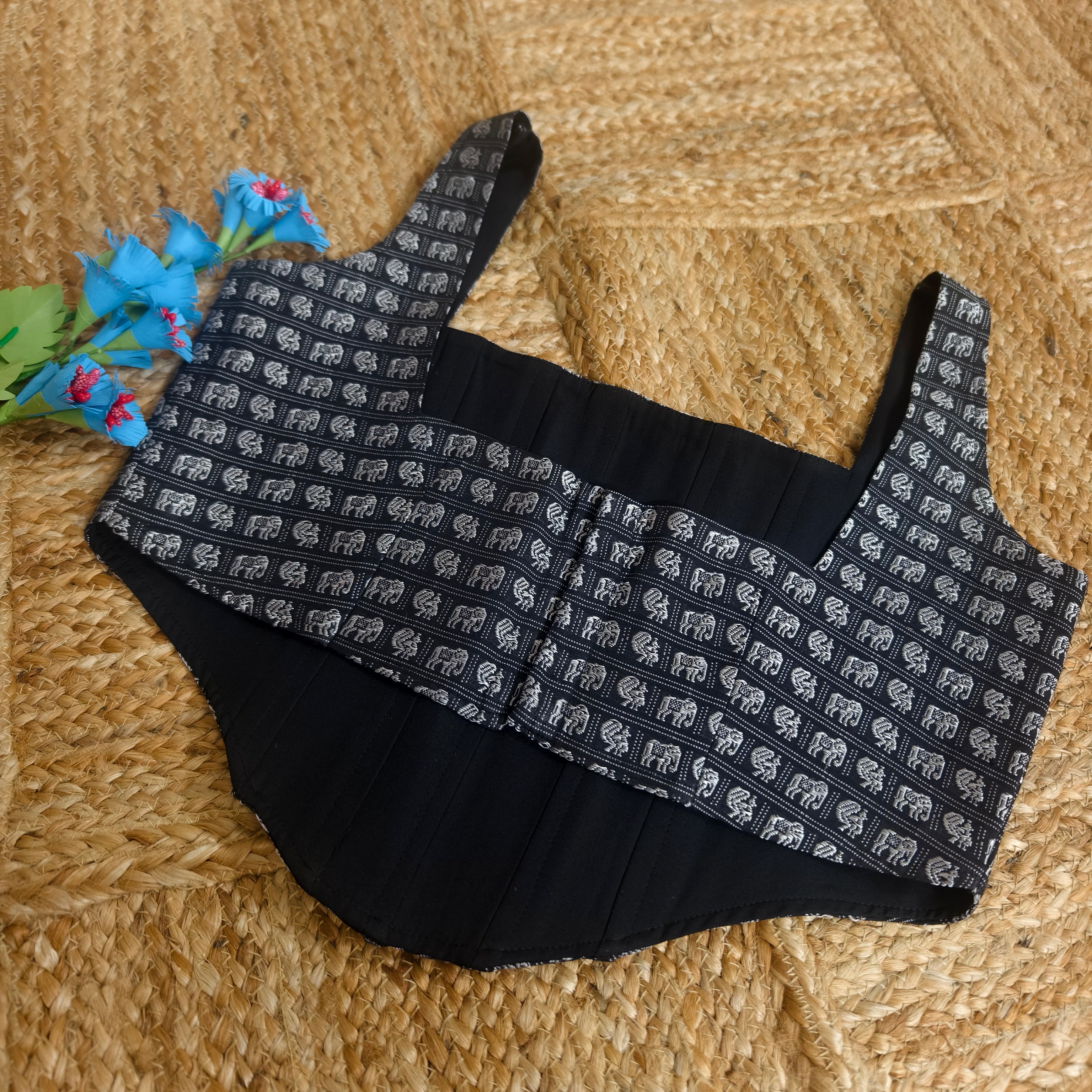 Black and white elephant motifs blouse corset size 40
