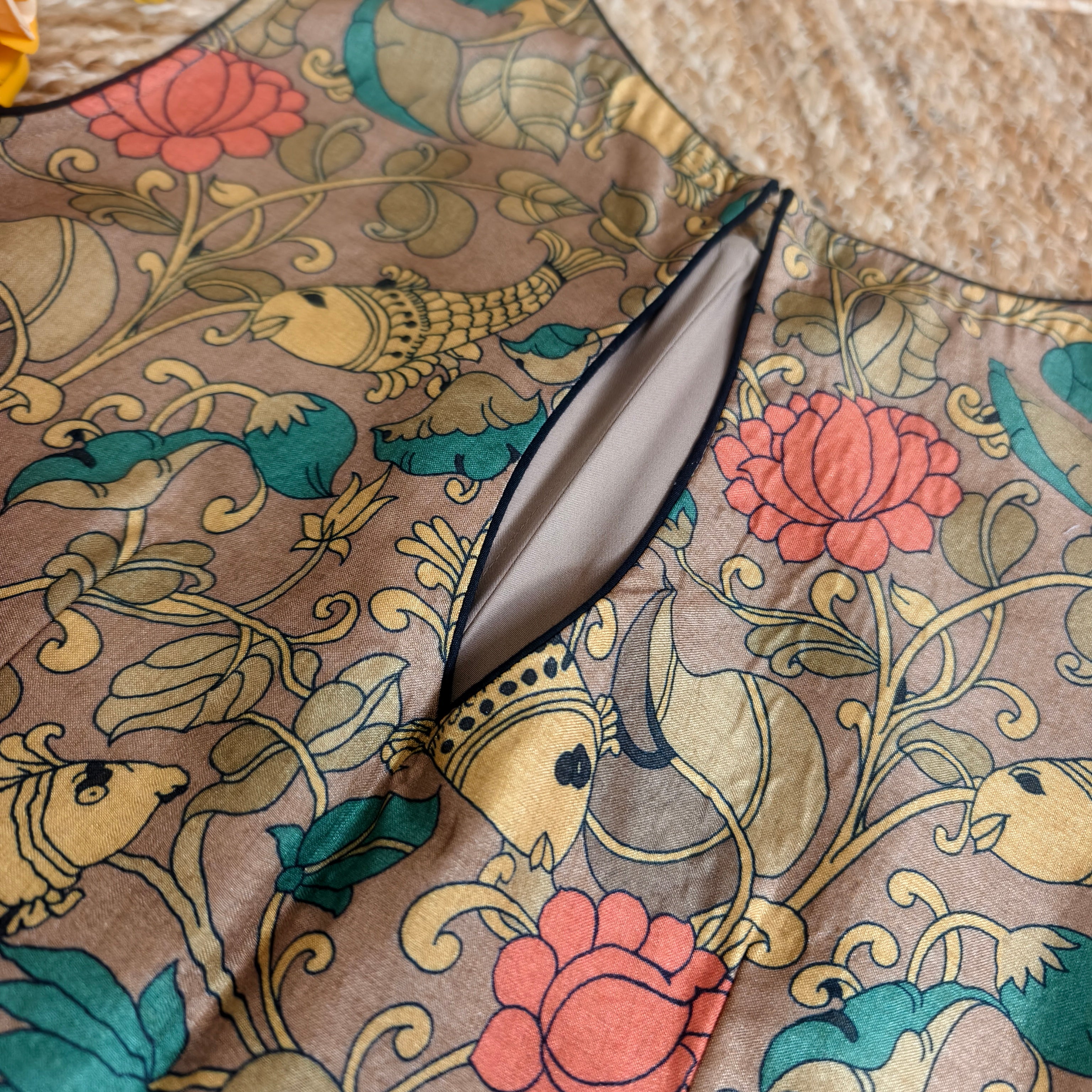 kalamkari sleeveless corset with back keyhole size 40