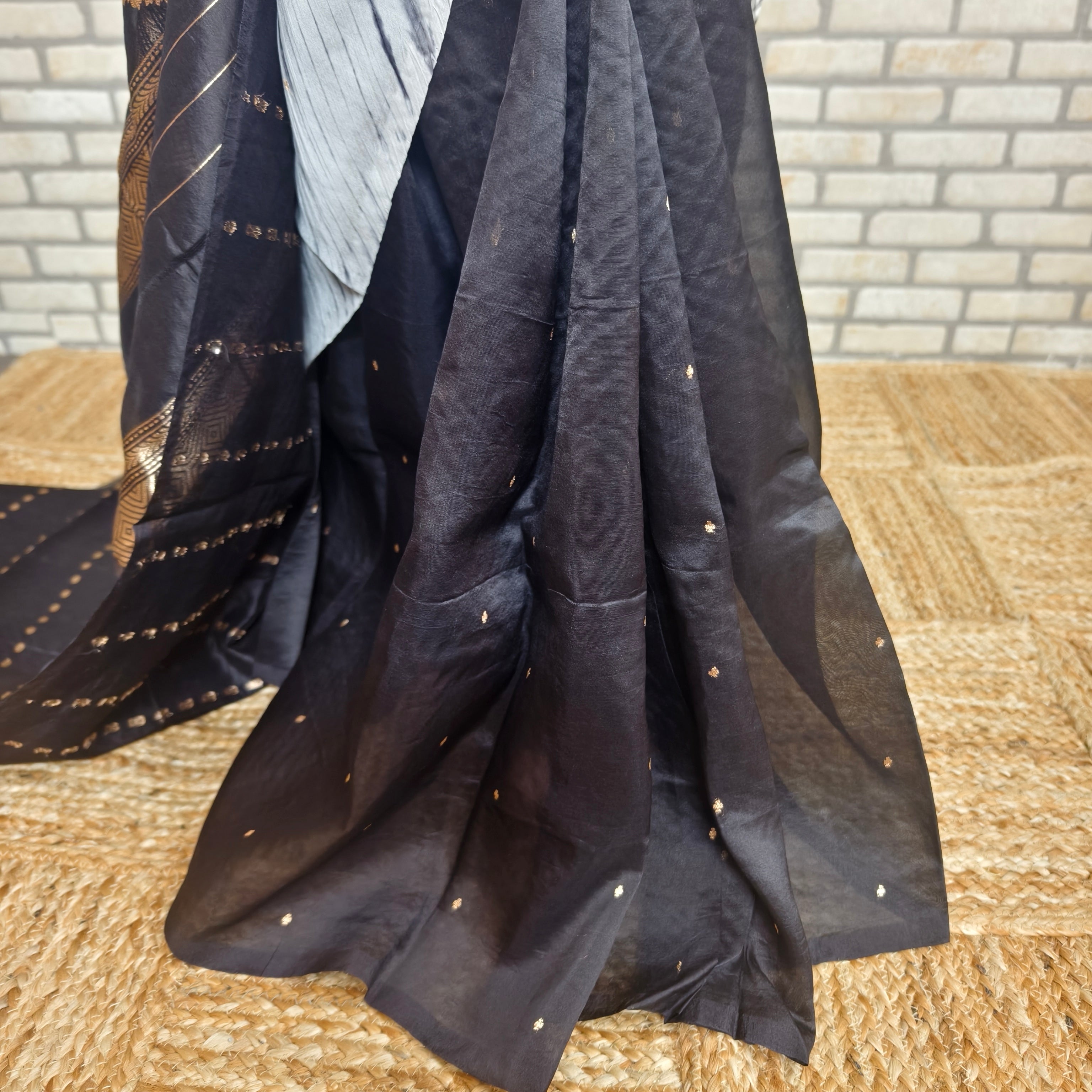 White and Black Arasi Dyed Silk Organza Saree